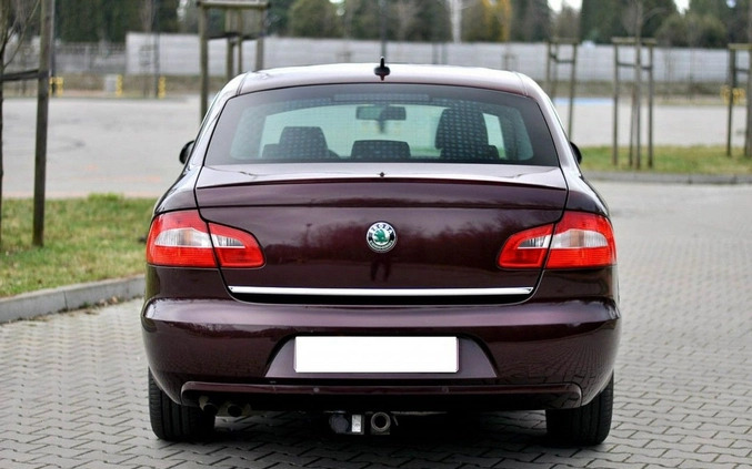 Skoda Superb cena 29900 przebieg: 240000, rok produkcji 2011 z Złotów małe 379
